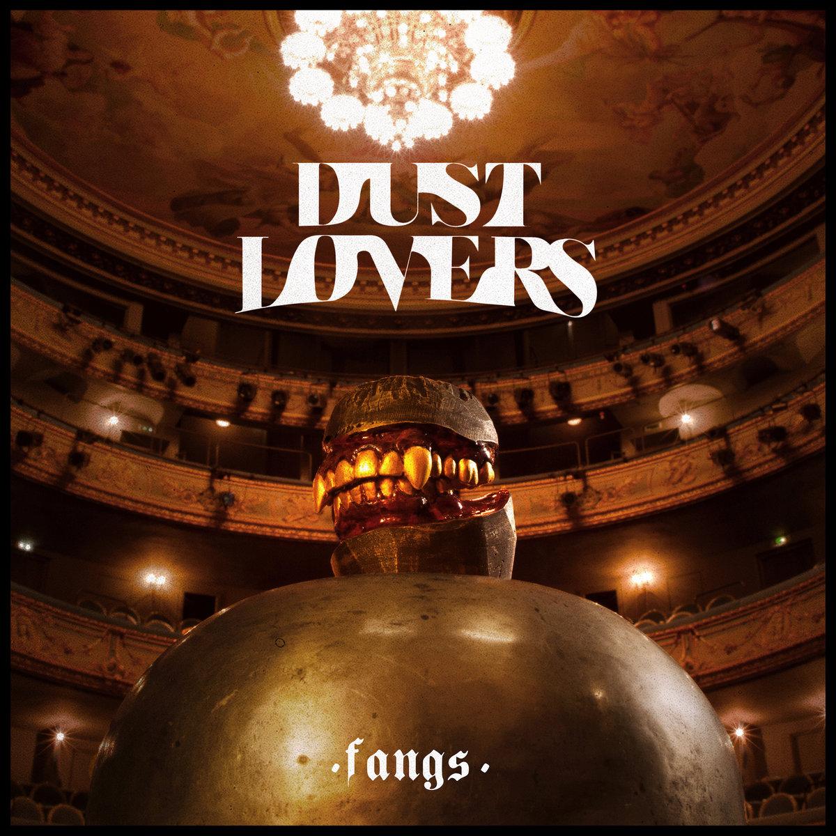 Dust lovers